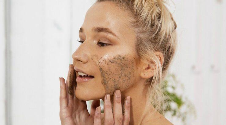 5 απολεπιστικά προϊόντα για λαμπερή επιδερμίδα