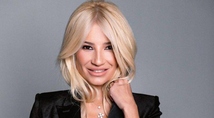 Η Φαίη Σκορδά κάνει το ντεμπούτο της στο “The Voice” 