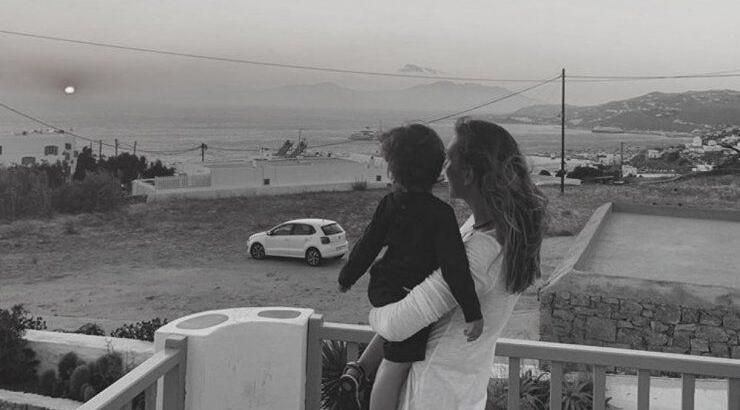 Επώνυμη Ελληνίδα περιμένει το δεύτερο μωράκι της ένα χρόνο μετά τον ερχομό του γιου της!