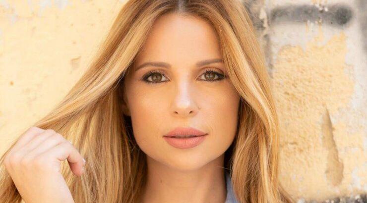 Η Χριστιάνα Αριστοτέλους σου δείχνει πώς να φορέσεις το jean σου