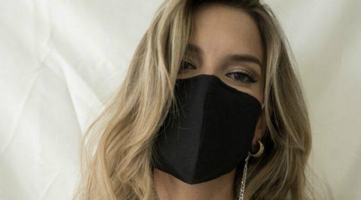 Το νέο fashion trend θα κάνει τη μάσκα σου να δείχνει πιο stylish