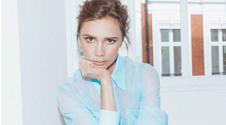 Η Victoria Beckham θα σε πείσει να συνδυάσεις αυτά τα δύο χρώματα