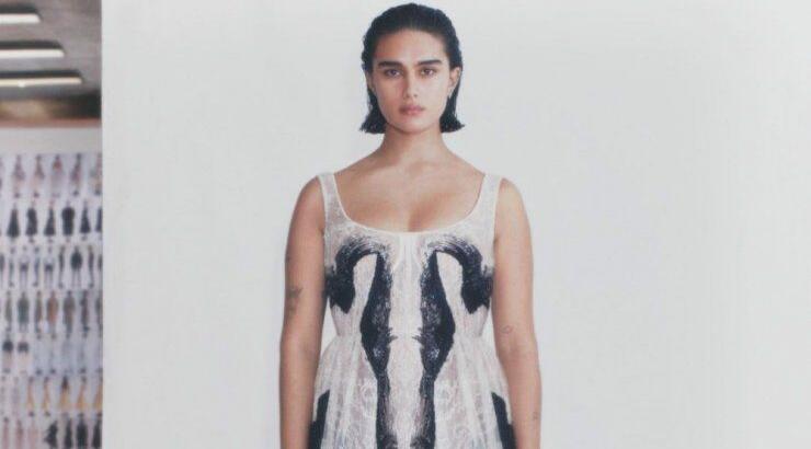 Ο Alexander McQueen παρουσίασε τη νέα του συλλογή μέσα από ένα βίντεο