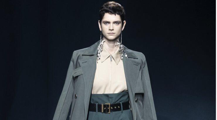 Chic & casual στο χακί χρώμα