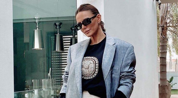 Η Ραμόνα Φίλιπ φοράει το jacket της άνοιξης, σε τρεις διαφορετικές εκδοχές