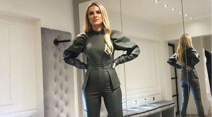 H Έφη Παπαϊωάννου φόρεσε μια από τις μεγαλύτερες τάσεις της σεζόν