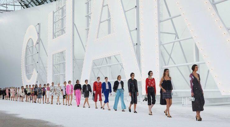 Paris Fashion Week: Το ντεφιλέ του οίκου Chanel ήταν μια ωδή στην κομψότητα  