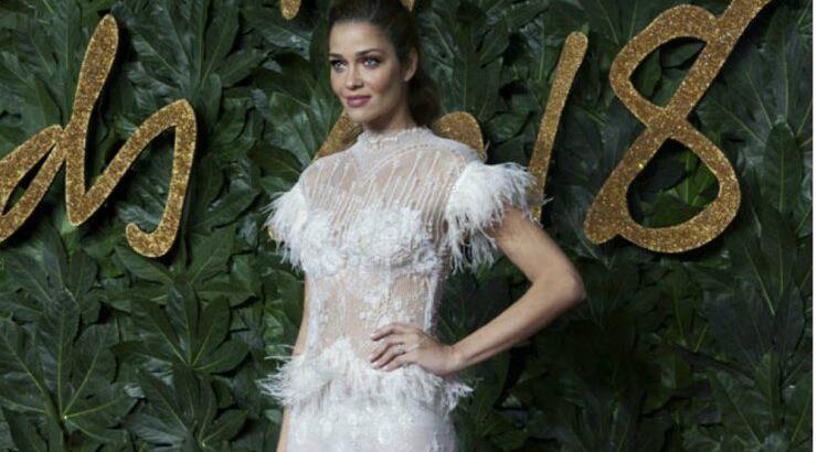 Fashion Awards: Οι Άγγελοι της Victoria’s Secret φόρεσαν Σήλια Κριθαριώτη [εικόνες & βίντεο]