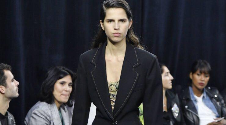 Chic με cyclist trousers