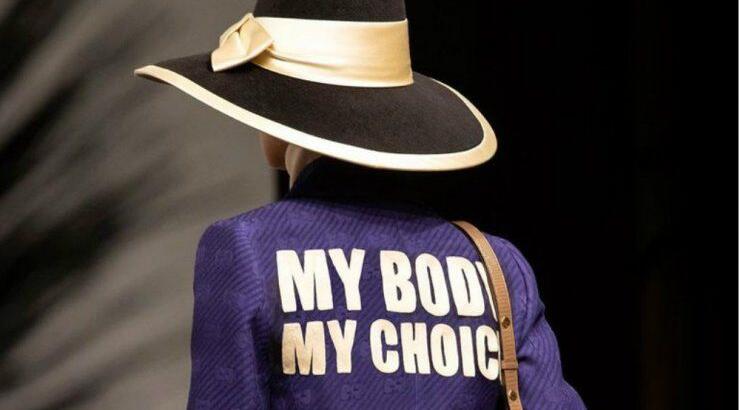 Gucci Cruise 2020: Ο Alessandro Michele έστειλε ένα ηχηρό φεμινιστικό μήνυμα