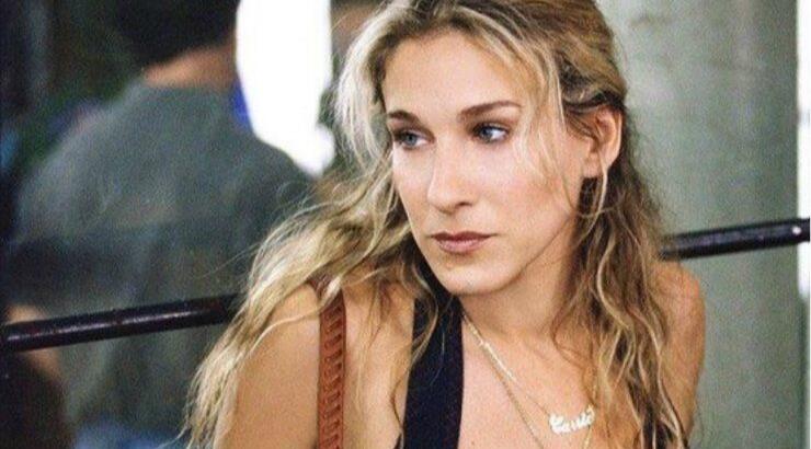 Η αγαπημένη τσάντα της Carrie Bradshaw είναι η it bag της νέας σεζόν