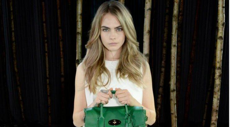 H Cara Delevingne φωτογραφίζεται γυμνή για τον οίκο Balmain