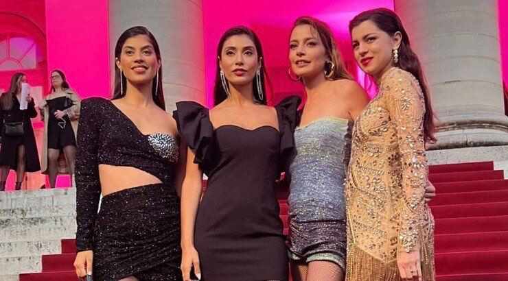 Fashion girls take Paris: Τα brands που επέλεξαν οι fashionistas του νησιού σε show στη γαλλική πρωτεύουσα!