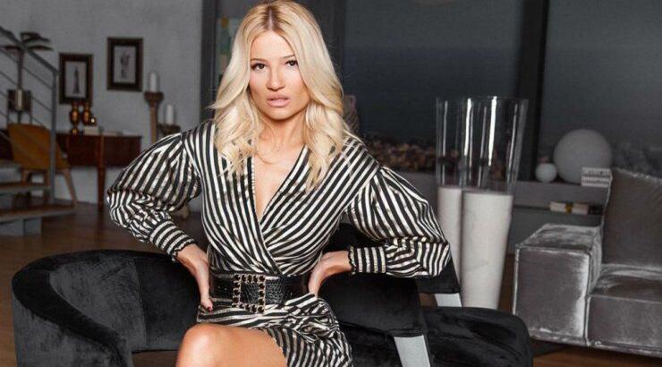 Φαίη Σκορδά: Ο απίθανος τρόπος που βρήκε ο γιος της για να στολίσει το χριστουγεννιάτικο δέντρο τους [εικόνα & βίντεο]