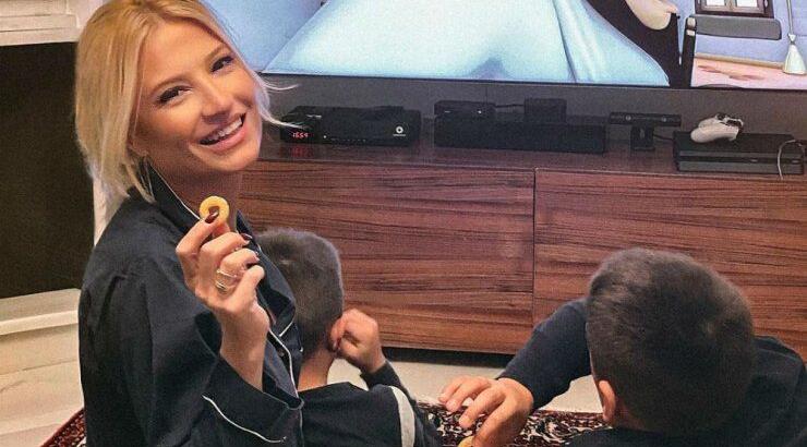 Φαίη Σκορδά: Το παιχνίδι που έφτιαξε ο μικρός της γιος για εκείνη [εικόνες]