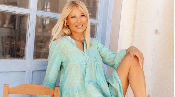 Φαίη Σκορδά: Με crop top και "καυτό" σορτσάκι την απαθανάτισε ο φωτογραφικός φακός