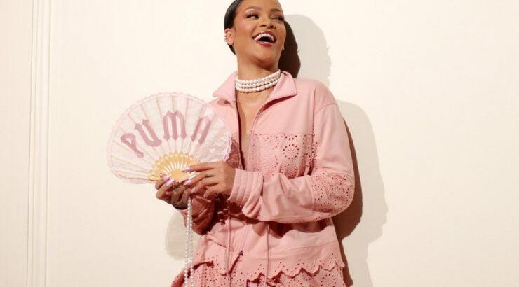 Η Rihanna επιστρέφει με ένα καινούργιο ζευγάρι παπουτσιών για την Puma για τη συλλογή της που θα λατρέψεις