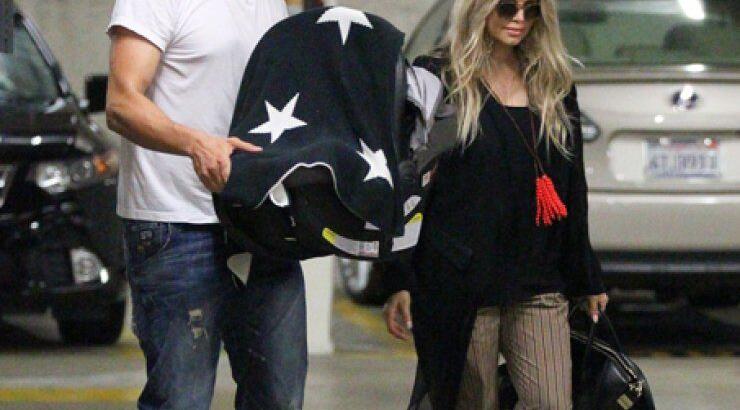 Fergie: Στον γιατρό με το νεογέννητο!!!