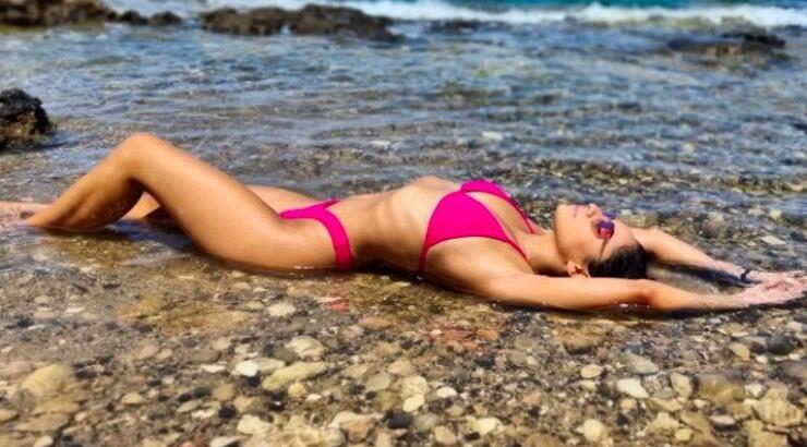 Πανέμορφη Κύπρια τραγουδίστρια πήγε στο Deal και κέρδισε τον τραπεζίτη [βίντεο]