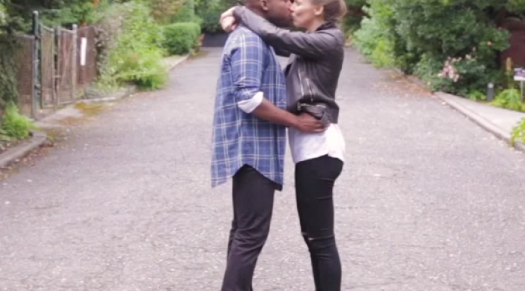 Ο γύρος του κόσμου σε ένα… φιλί! [βίντεο]