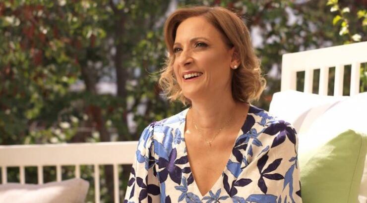 Φιλίππα Καρσερά: Έκανε δύο εμφανίσεις με το ίδιο φόρεμα σε διαφορετικό χρώμα 