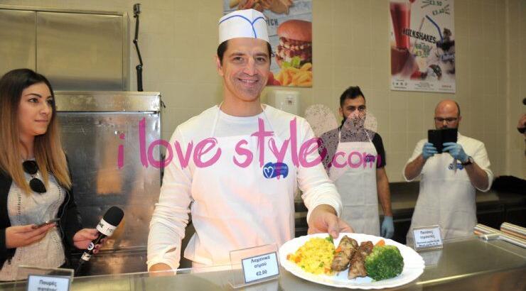 Σάκης Ρουβάς: Μαγείρεψε σήμερα για τους φοιτητές του πανεπιστημίου Κύπρου