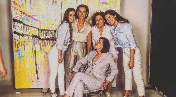 Φωτεινή Παπαδοπούλου: Φωτογραφήθηκε με τις κόρες και τις εγγονές της για την εκστρατεία της Madame Figaro!