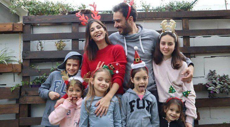 Ειρήνη Καραγιώργη – Χρήστος Κυπρή: Οι γιορτινές φωτογραφίες με τα έξι παιδιά τους! 