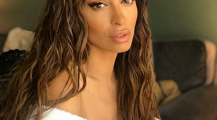 Η Ελένη Φουρέιρα ποζάρει topless και κολάζει το instagram!