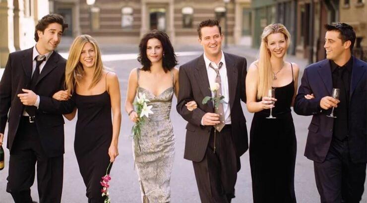 Matthew Perry: Συνοδευόμενος από τους “Friends” στην τελευταία του κατοικία