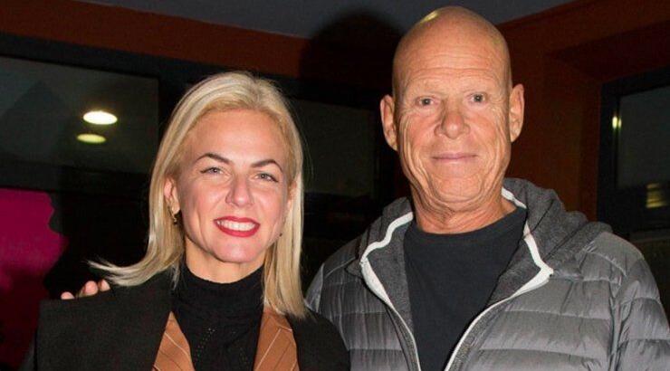 Χριστίνα Κοντοβά: Αποκάλυψε πως υιοθέτησε ένα κοριτσάκι και πόζαρε μαζί του [εικόνα]