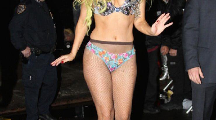 H Lady Gaga ντύθηκε…γοργόνα [εικόνες]