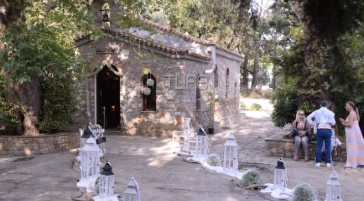 Ο λαμπερός γάμος στη Σκιάθο αγαπημένης Ελληνίδας ηθοποιού!