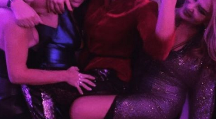 Σε αυτό το πάρτι τρεις κοσμικές κυρίες φόρεσαν το ίδιο φόρεμα! [εικόνα]