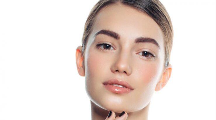 Γιατί πρέπει να προγραμματίζω τις θεραπείες μου από τώρα ώστε να είμαι λαμπερή τις γιορτές