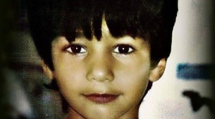 Αναγνωρίζεις ποιος επώνυμος είναι;