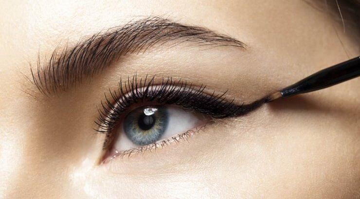 8 μαύρα και χρωματιστά eyeliner για τέλεια σχηματισμένα μάτια