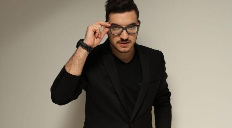 John Καραγιάννης: Το μήνυμά του λίγο πριν αναχωρήσει για Βιέννη [βίντεο]