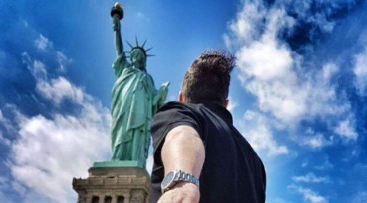 Έλληνας τραγουδιστής έγινε για πρώτη φορά πατέρας και δηλώνει ευτυχισμένος