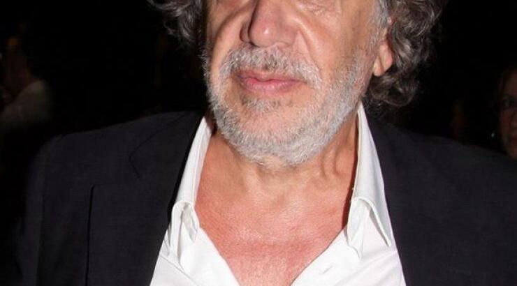 Συγκλονίζει ο Γιάννης Βούρος "Έλεγαν το παιδί μου τέρας γιατί γεννήθηκε χωρίς δάχτυλα" [βίντεο]