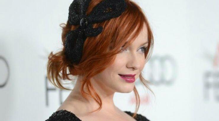 Πέντε συμβουλές για να διατηρήσετε το χρώμα των μαλλιών σας όσο τα κομμωτήρια είναι κλειστά