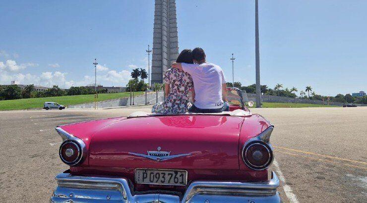 Ζευγάρι του νησιού συναντήθηκε και φωτογραφήθηκε με τον Criss Angel στο Las Vegas! [εικόνα]