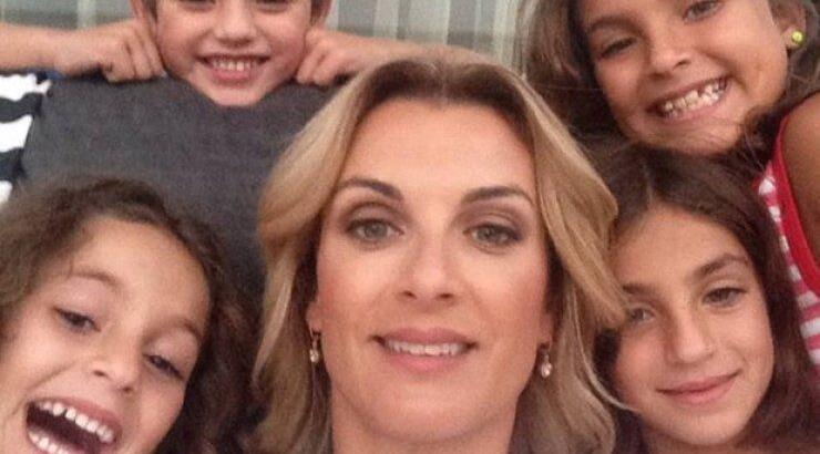 Δείτε την κόρη της Γιώτας Παπαδοπούλου να τραγουδάει με τον Πάνο Μουζουράκη!