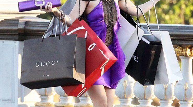 Αυτός είναι ο κανόνας που ακολουθούν οι fashion editors στις εκπτώσεις