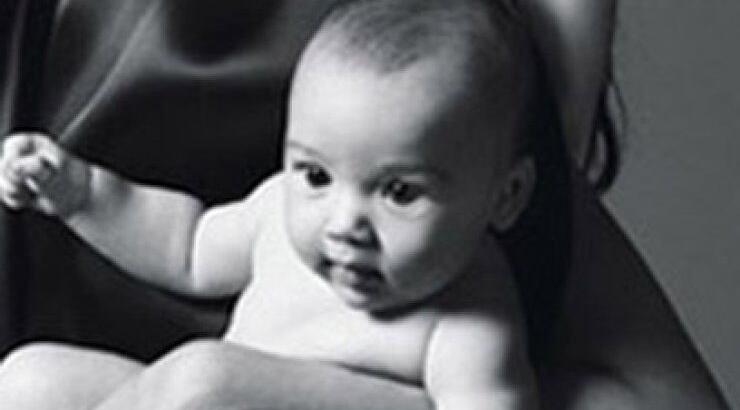 To μωρό στη νέα καμπάνια του οίκου Givenchy