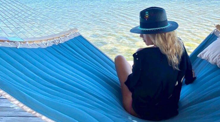 Γωγώ Μαστροκώστα: Η καλοκαιρινή εικόνα που δημοσίευσε με την κόρη της [εικόνα]