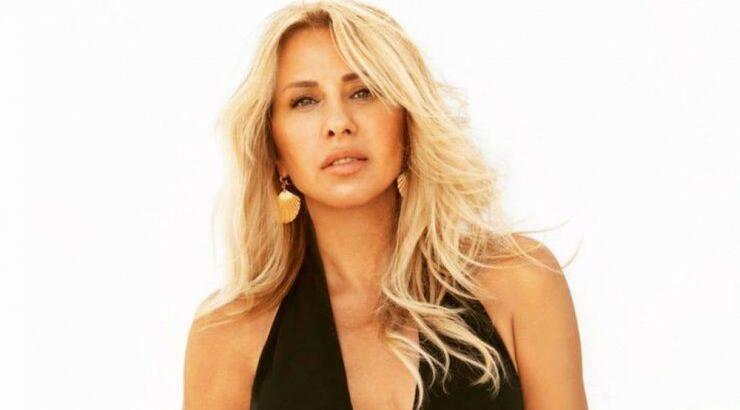 Γωγώ Μαστροκώστα: Η έκπληξη για τα γενέθλια της από τον σύζυγό και την κόρη της [βίντεο]