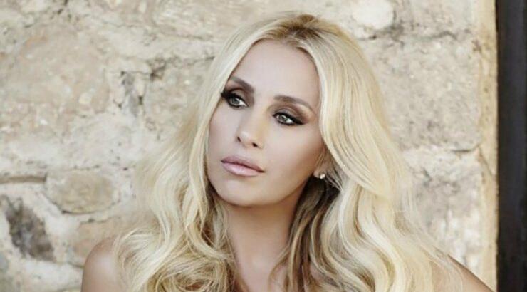 Γωγώ Μαστροκώστα: Έκανε το πιο συγκινητικό post από το παρελθόν ακολουθώντας το trend των social media 