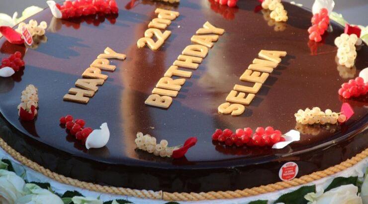 H Selena Gomez έγινε 22 ετών [εικόνες]