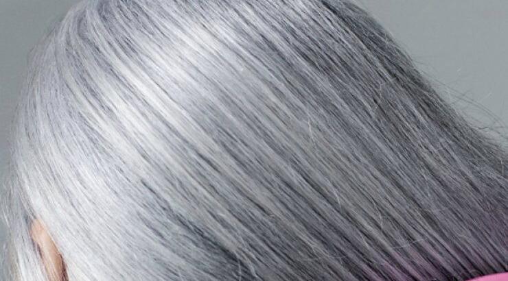 Γκρίζα μαλλιά; Αυτές οι βιταμίνες και τα μέταλλα θα σας σώσουν